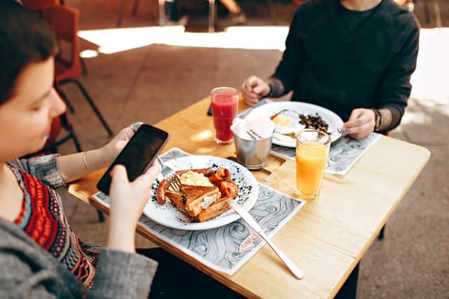 The Art Of Talking? 1 brunch cell phone cooking knives 693269