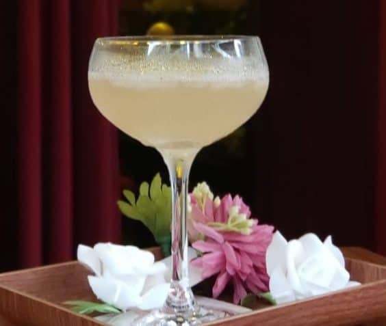 How can I date during Coronavirus? 2 lovers daiquiri e1585917558356